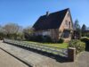 Gepflegtes Einfamilienhaus in Sackgassenlage in Loga - 1 - Straßenansicht