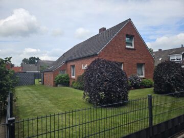 Älteres, gepflegtes Fehnhaus auf ca. 1.000m² großem Grundstück in Leer-Heisfelde, 26789 Leer (Ostfriesland), Einfamilienhaus