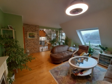 Gemütliche Dachgeschosswohnung mit Balkon und ausgebautem Studio, 26789 Leer (Ostfriesland), Dachgeschosswohnung