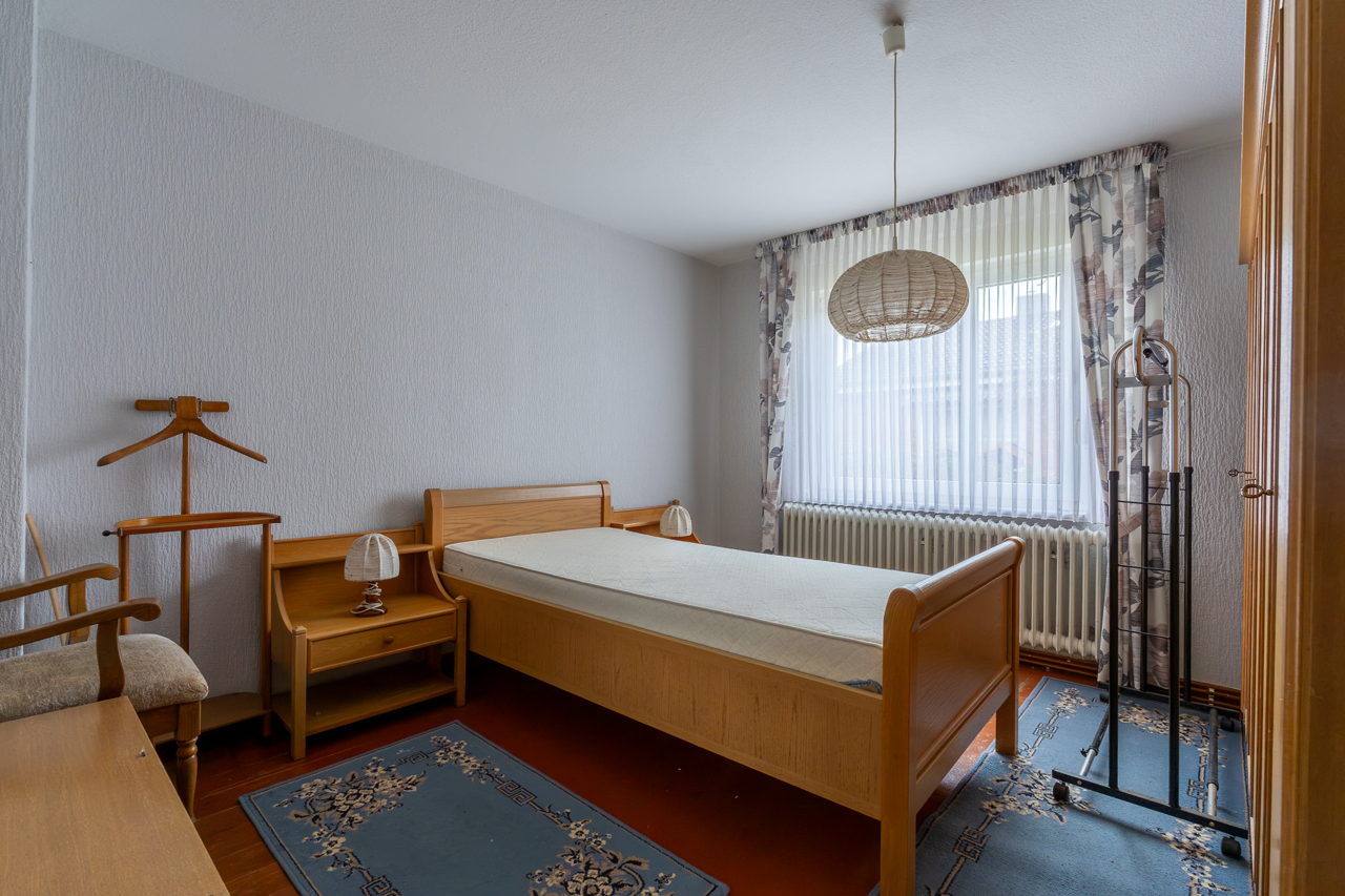 12 - Zimmer EG