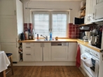 Küche mit Einbauküche - Gemütliches Einfamilienhaus – tolle Wohnlage in Leer-Loga