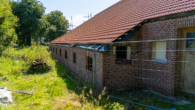 9 - Seite Stallbereich - Renovierungsbedürftiges Bauernhaus Nähe Emsdeich – viel Platz mit Ausbaumöglichkeiten
