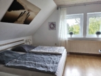 5 - Schlafzimmer OG - Modernisiertes, gemütliches Wohnhaus in ruhiger Wohnlage in Bingum