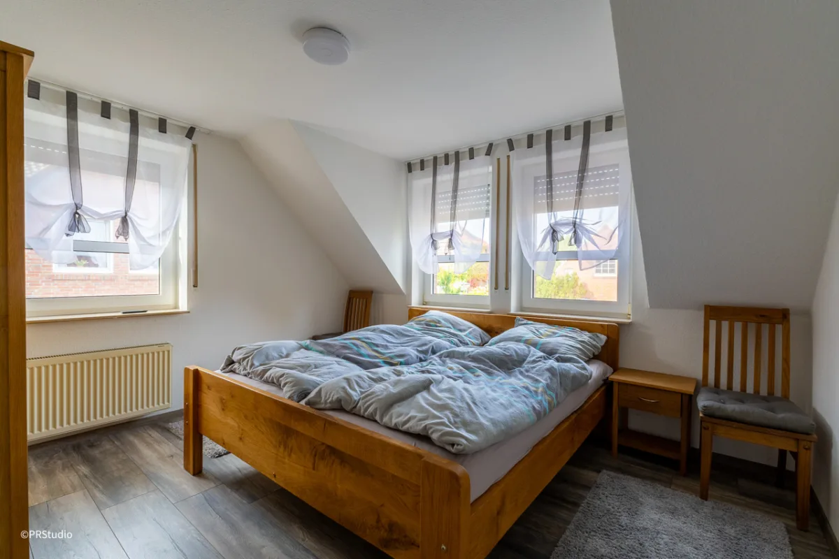 2 - Schlafzimmer