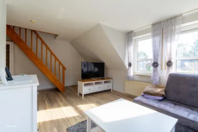 Gemütlich und top gepflegt – Eigentumswohnung auf 2 Ebenen in Leer-Loga, 26789 Leer, Etagenwohnung