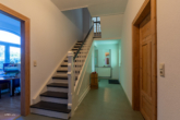 3 - Diele Haupthaus - Innenstadtlage: Repräsentative Stadtvilla mit gewerblich genutztem Anbau