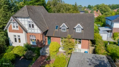 Innenstadtlage: Repräsentative Stadtvilla mit gewerblich nutzbarem Anbau, 26789 Leer, Einfamilienhaus