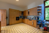 5 - Küche Haupthaus - Innenstadtlage: Repräsentative Stadtvilla mit gewerblich genutztem Anbau
